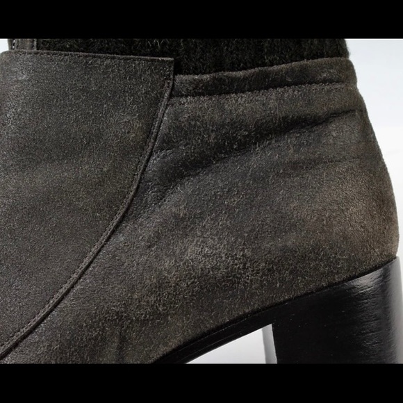 Chanel CC Button Booties 39.5 - Picture 6 of 9